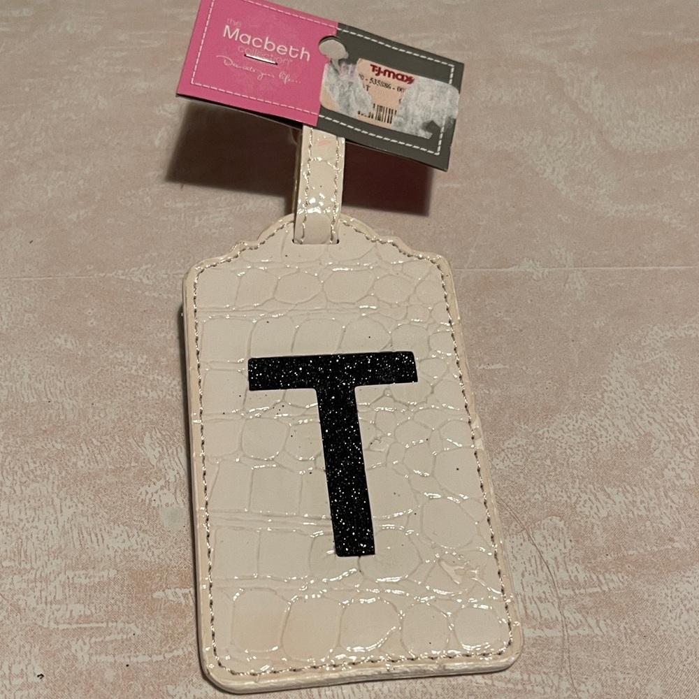 Macbeth Collection Cream Luggage Tag